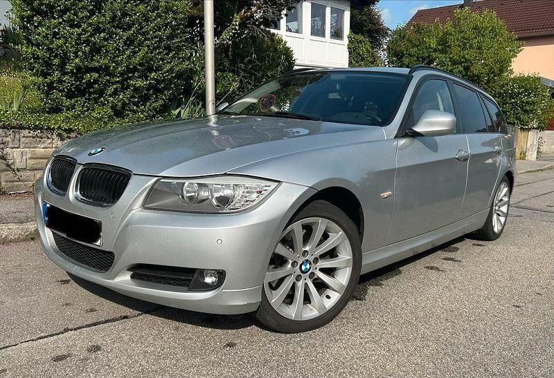 Gebraucht BMW 318 2011 Silber Kombi