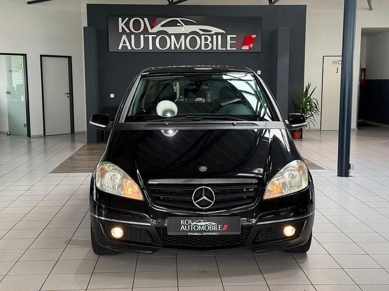 Gebraucht Mercedes A180 116 PS (85 kW) 2012 Schwarz Kleinwagen