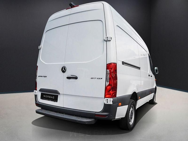 Gebraucht Mercedes Sprinter 170 PS (125 kW) 2022 Arktikweiß Van
