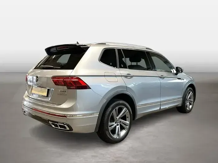 Gebraucht VW Tiguan Allspace R-line 190 PS (139 kW) 2023 Pyritsilber (metallic) SUV
