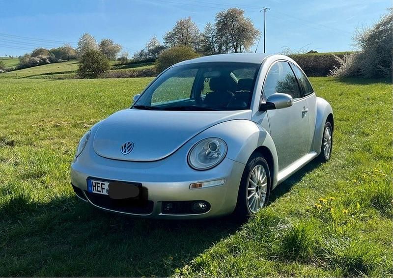 Second-hand VW Beetle 75 CP (55 kW) 2008 Argintiu Hatchback