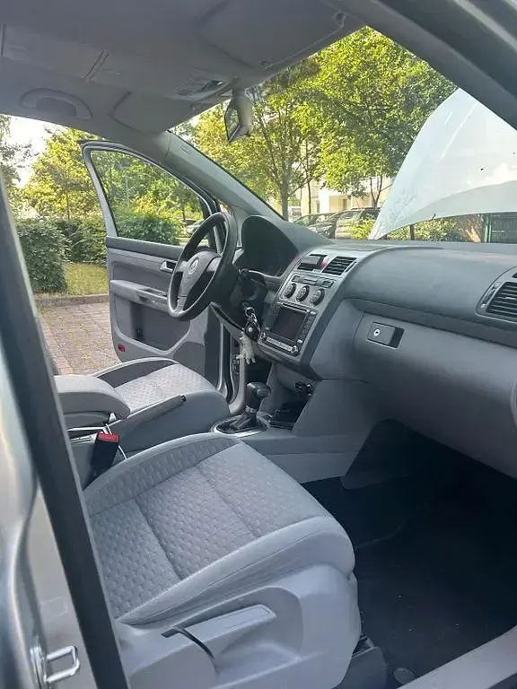 Gebraucht VW Touran 140 PS (102 kW) 2007 Silber Van / Kleinbus