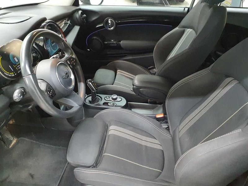 Gebraucht Mini Cooper SE Essential 135 kW (184 PS) 2023 Melting silver iii metallic Kleinwagen