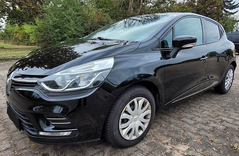 Schwarz Gebraucht 2020 Renault Clio V Limousine | 7.299 € (Guter Preis) - Bild 1/4