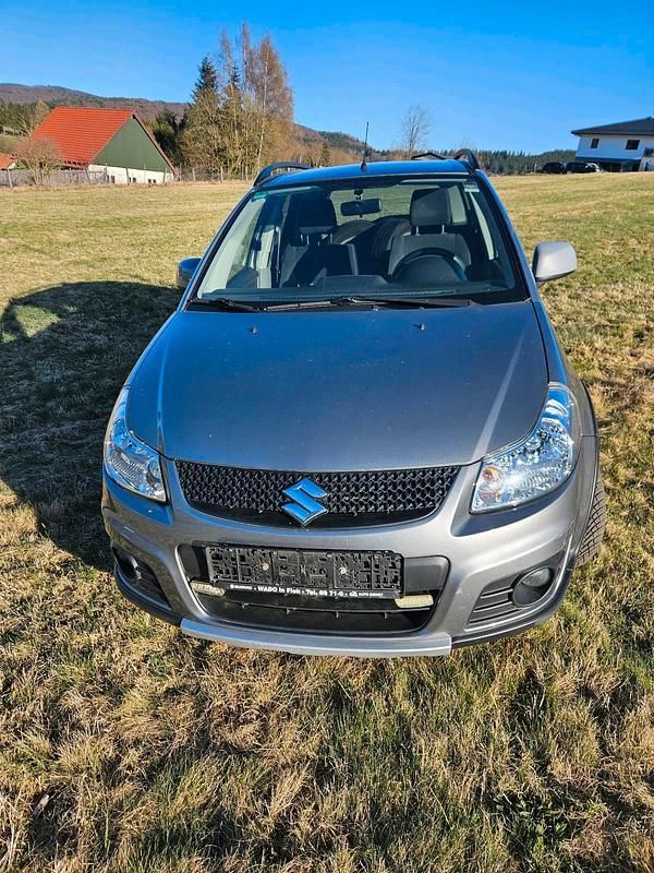 Gebraucht Suzuki SX4 135 PS (99 kW) 2010 Grau SUV