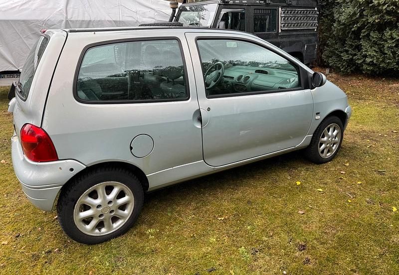 Gebraucht Renault Twingo 75 PS (55 kW) 2005 Silber Kleinwagen