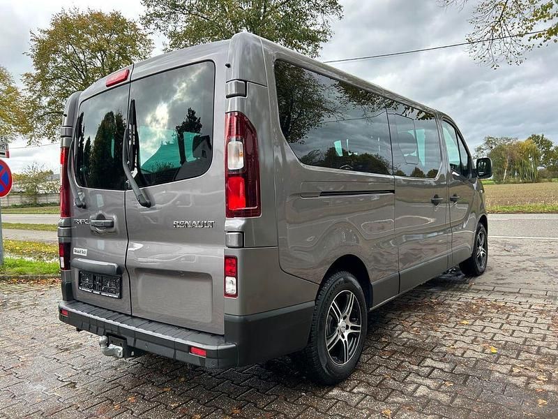 Gebraucht Renault Trafic Expression 121 PS (88 kW) 2019 Grau Van / Kleinbus