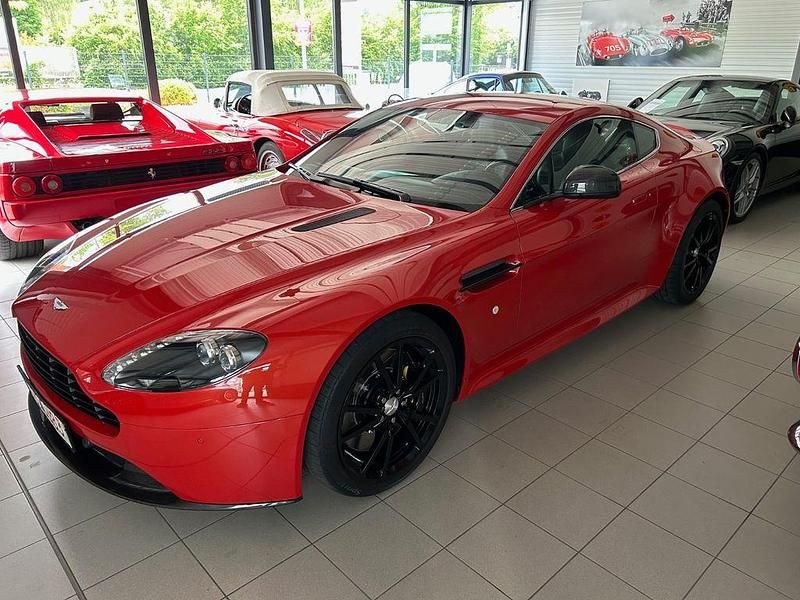 Orange Gebraucht 2014 Aston Martin V8 Vantage Coupé | 72.300 € (Fairer Preis) - Bild 1/4