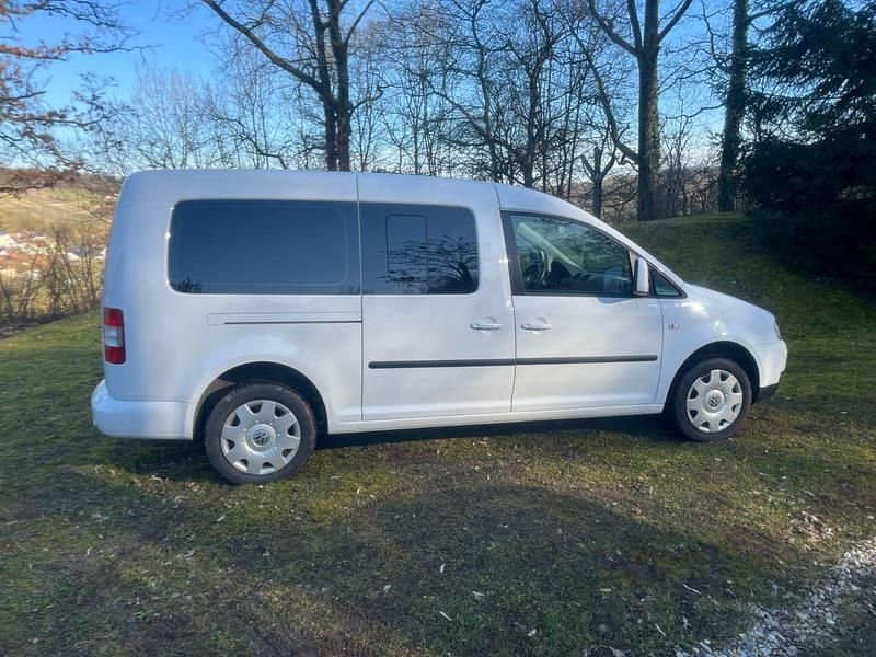 Gebraucht VW Caddy Maxi 109 PS (80 kW) 2010 Weiß Van / Kleinbus