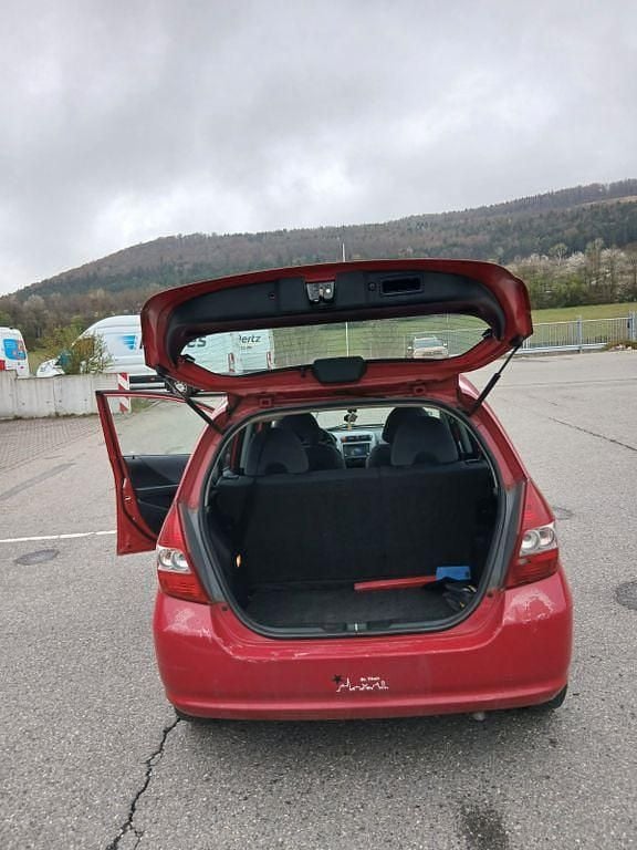 Second-hand Honda Jazz 77 CP (56 kW) 2004 Roșu Hatchback