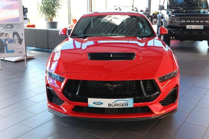 Neu Ford Mustang GT Fastback 446 PS (328 kW) 2026 Rot Coupé