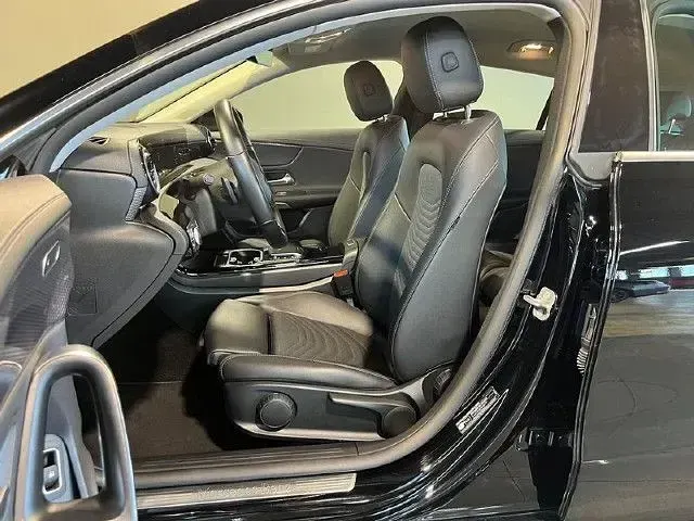 Gebraucht Mercedes CLA250e 218 PS (160 kW) 2023 Coupé