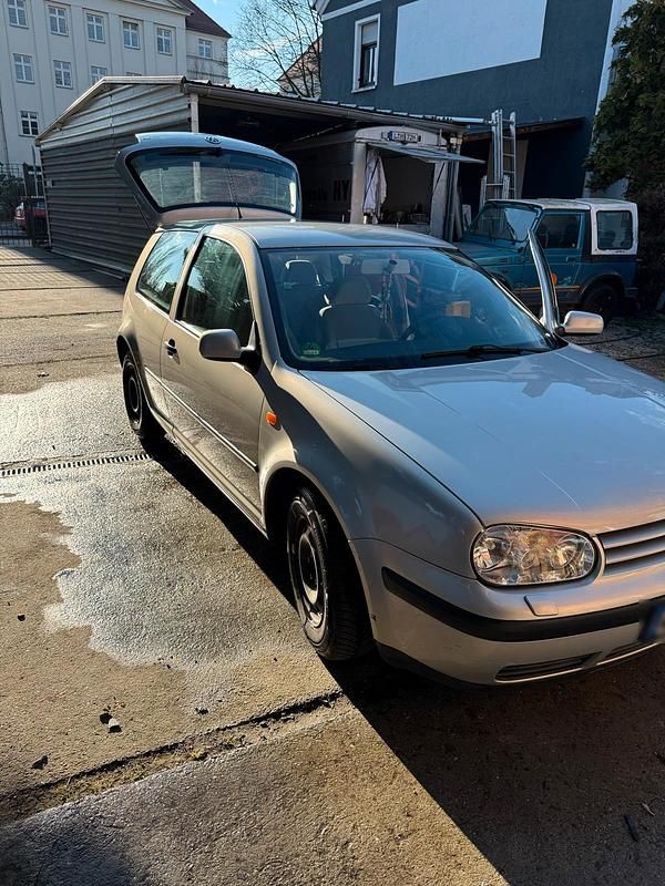 Gebraucht VW Golf IV 110 PS (80 kW) 1998 Silber Kleinwagen