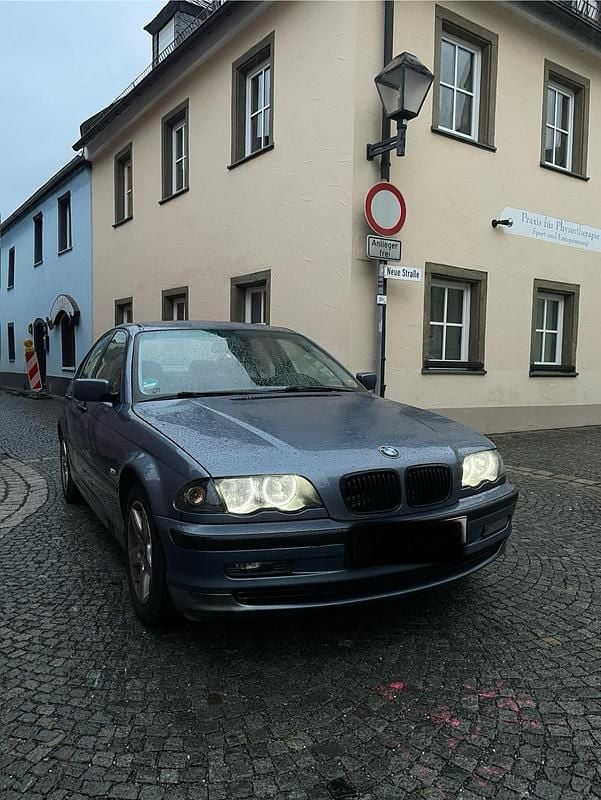 Gebraucht BMW 318 120 PS (88 kW) 2004 Grau Limousine