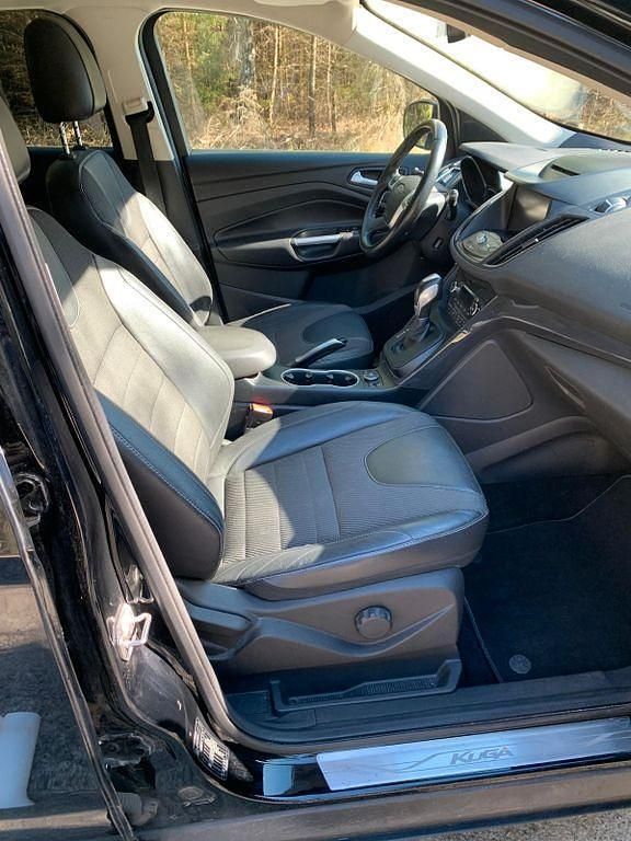 Używany Ford Kuga Titanium 179 KM (131 kW) 2016 Czarny SUV