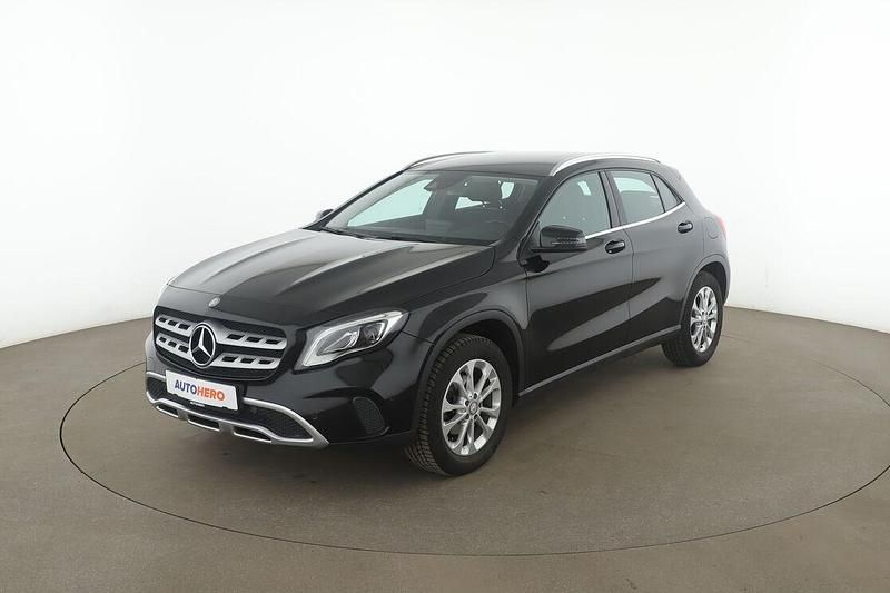 Gebraucht Mercedes GLA200 Urban 156 PS (114 kW) 2017 Schwarz SUV