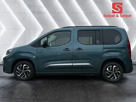 Gebraucht Toyota Proace Verso Basis 131 PS (96 kW) 2024 Libeccio blue metallic Kombi