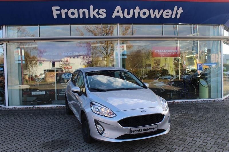 Silber Gebraucht 2019 Ford Fiesta Cool & Connect Limousine | 8.900 € (Fairer Preis) - Bild 1/4