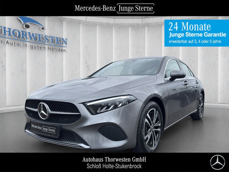 lack mountaingrau Gebraucht 2024 Mercedes A180 Advanced Limousine | 29.240 € (Fairer Preis) - Bild 1/4
