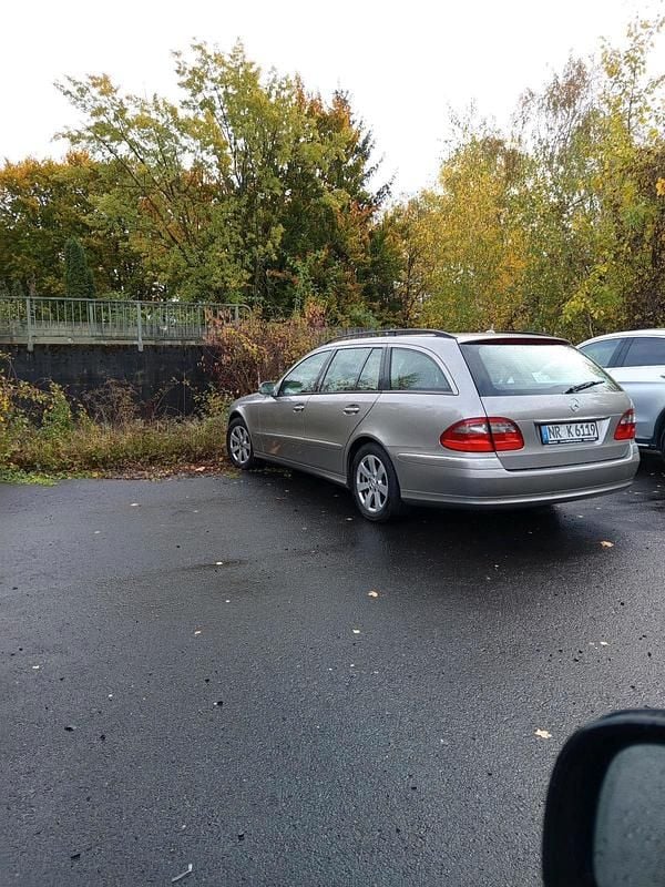 Silber Gebraucht 2007 Mercedes E220 Elegance Kombi | 2.950 € - Bild 1/1