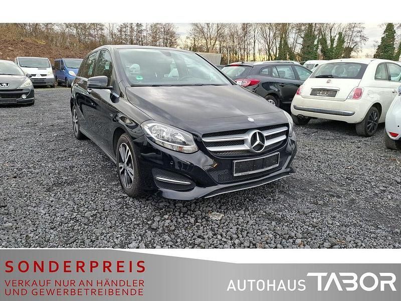 Gebraucht Mercedes B200 Style 136 PS (100 kW) 2015 Kosmosschwarz  metalliclack Van / Kleinbus