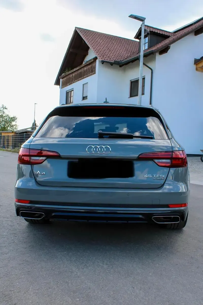 Gebraucht Audi A4 S-Line 245 PS (180 kW) 2019 Grau Kombi