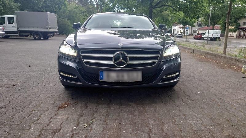 Gebraucht Mercedes CLS350 265 PS (194 kW) 2011 Grau Limousine