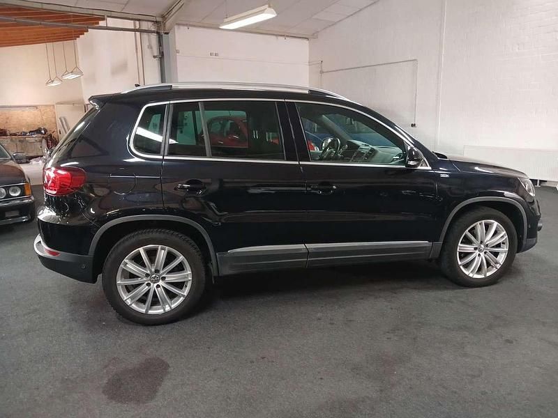 Gebraucht VW Tiguan LOUNGE 150 PS (110 kW) 2015 Schwarz SUV