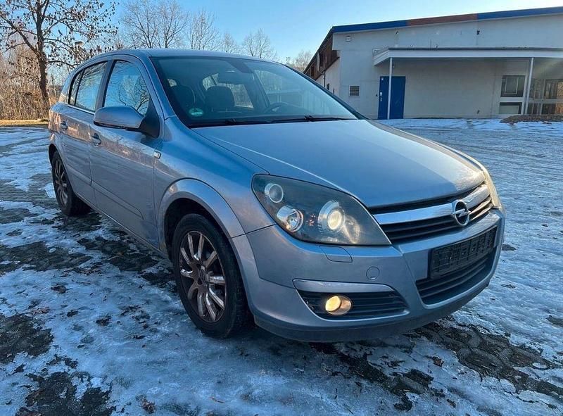 Gebraucht Opel Astra 105 PS (77 kW) 2004 Silber Limousine