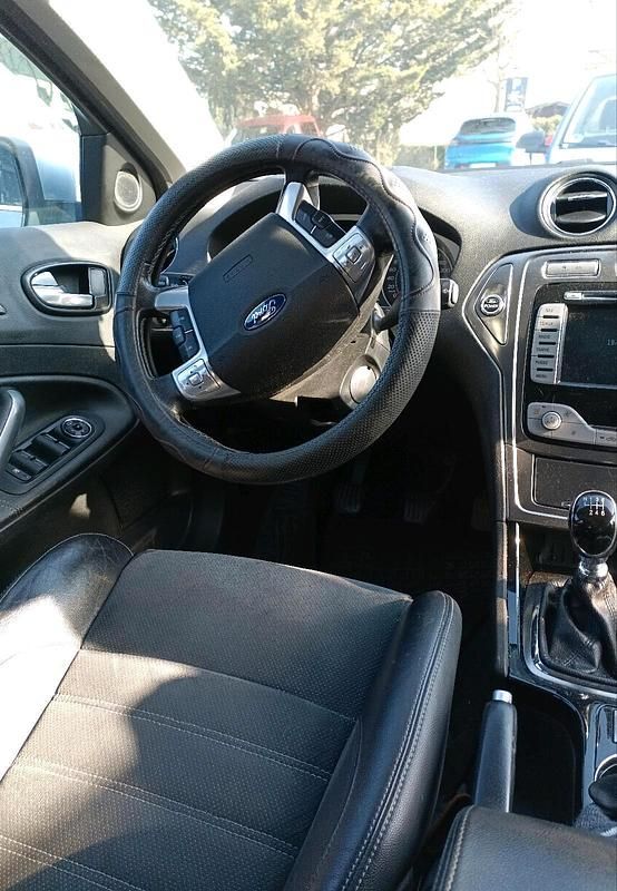 Gebraucht Ford Mondeo 140 PS (102 kW) 2008 Silber Kombi