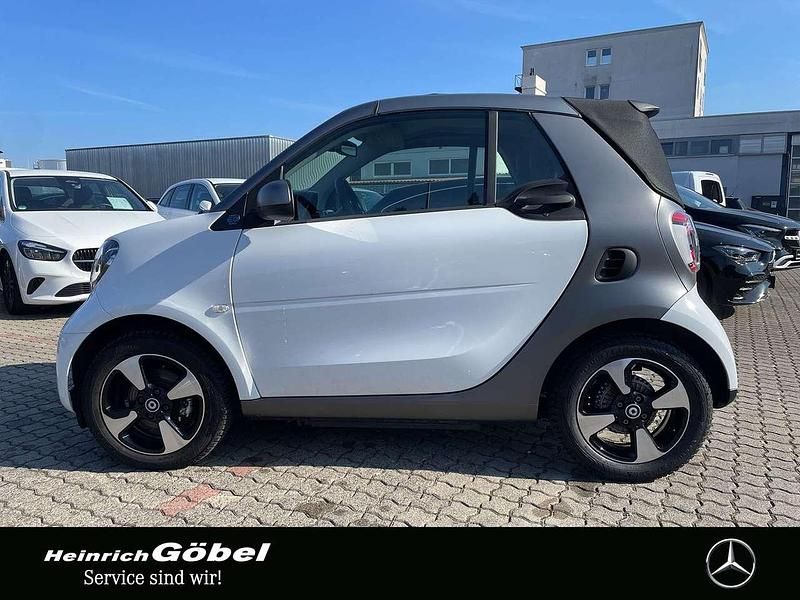 Gebraucht Smart ForTwo Electric Drive 60 kW (82 PS) 2024 Bodypanels in white Cabrio