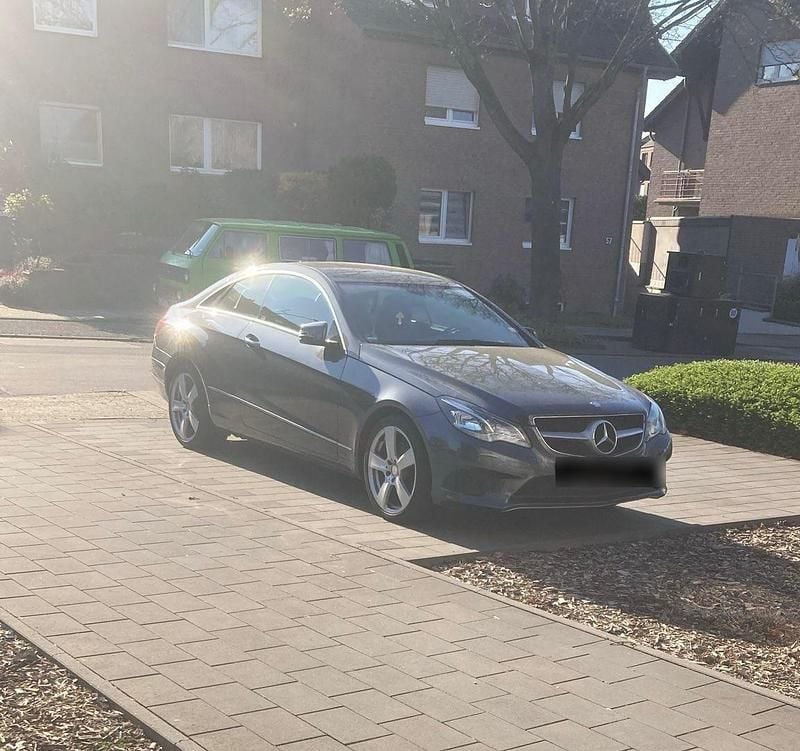 Gebraucht Mercedes E200 184 PS (135 kW) 2014 Grau Coupé