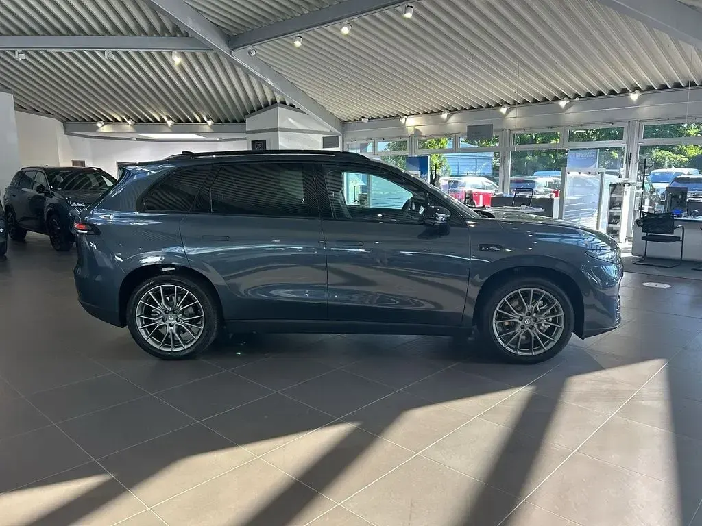 Neu Leapmotor C10 439 kW (598 PS) 2026 Grau SUV
