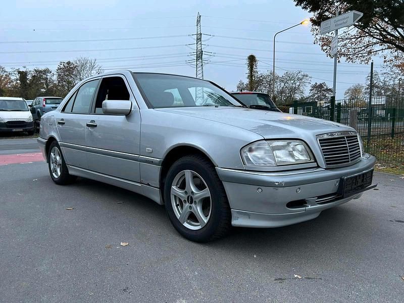 Silber Gebraucht 1998 Mercedes C280 Elegance Limousine | 6.500 € - Bild 1/4