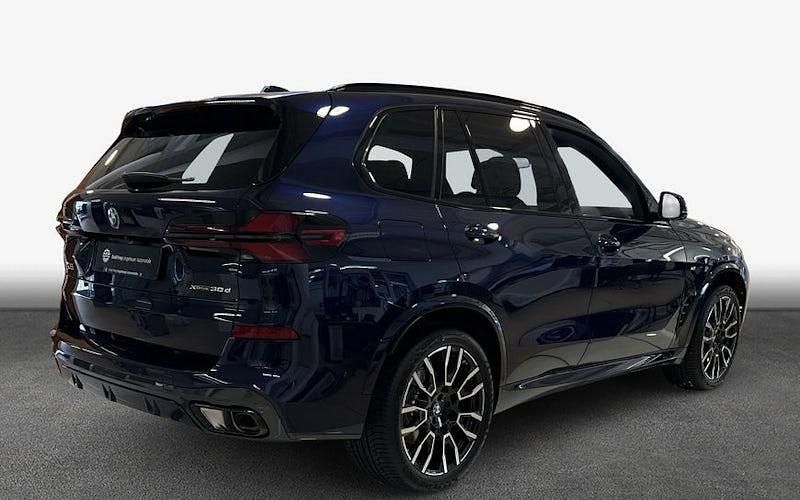Neu BMW X5 298 PS (219 kW) 2025 Blau SUV