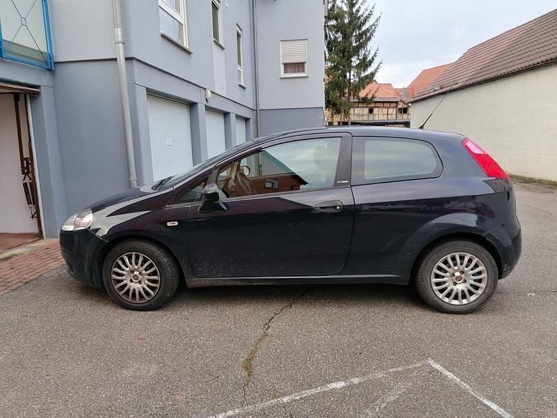 Gebraucht Fiat Punto Active 65 PS (47 kW) 2009 Blau Kleinwagen