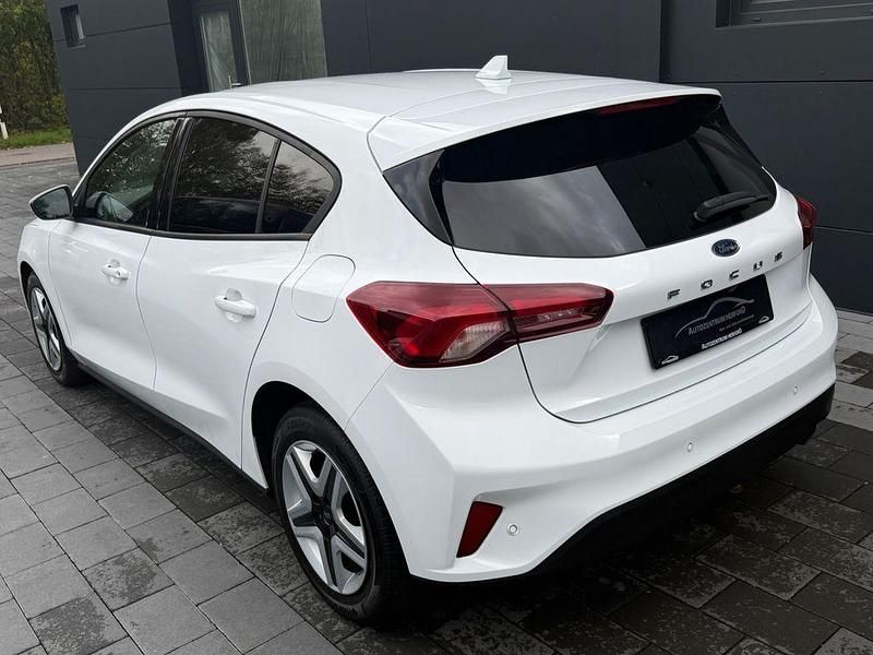 Gebraucht Ford Focus Cool & Connect 120 PS (88 kW) 2022 Weiß Limousine