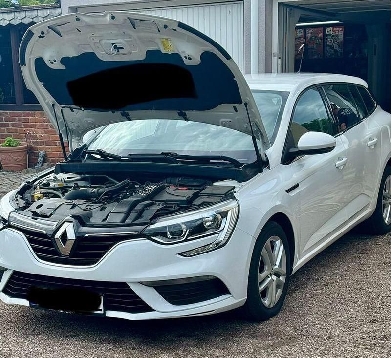 Weiß Gebraucht 2017 Renault Mégane IV Intens Limousine | 8.599 € (Guter Preis) - Bild 1/4