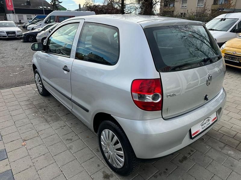 Gebraucht VW Fox Basis 54 PS (39 kW) 2005 Silber Kleinwagen