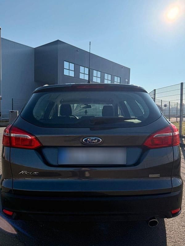 Gebraucht Ford Focus Titanium 150 PS (110 kW) 2016 Grau Kombi