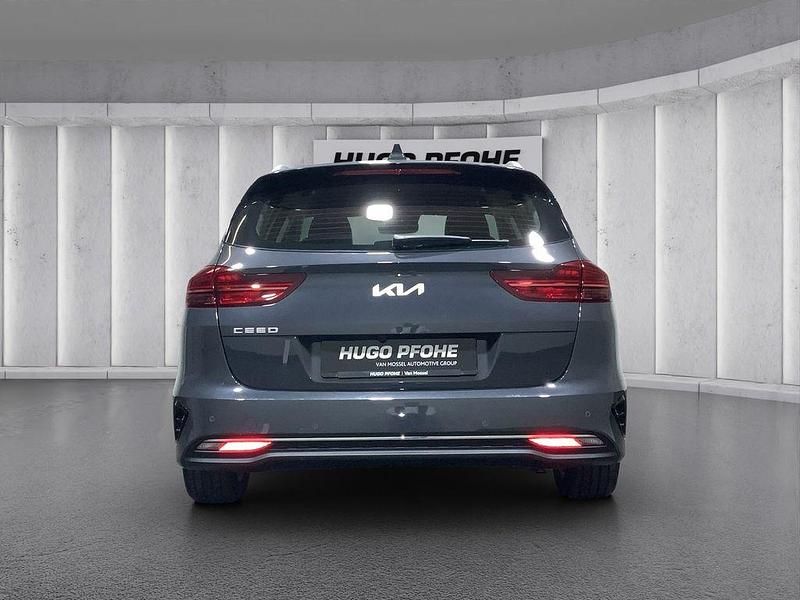 Gebraucht Kia Ceed Vision 101 PS (74 kW) 2023 Grau Kleinwagen