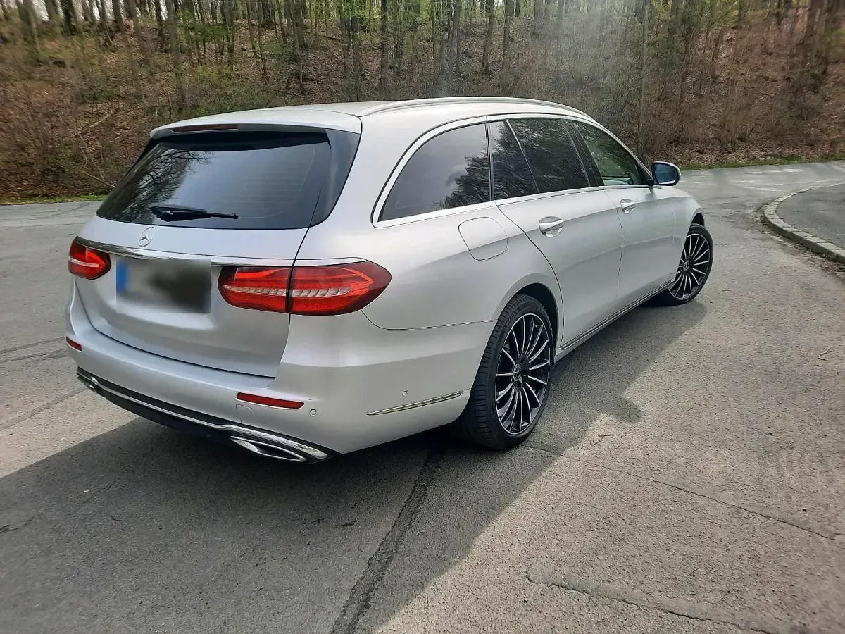 Gebraucht Mercedes E220 Exclusive 194 PS (142 kW) 2017 Silber Kombi