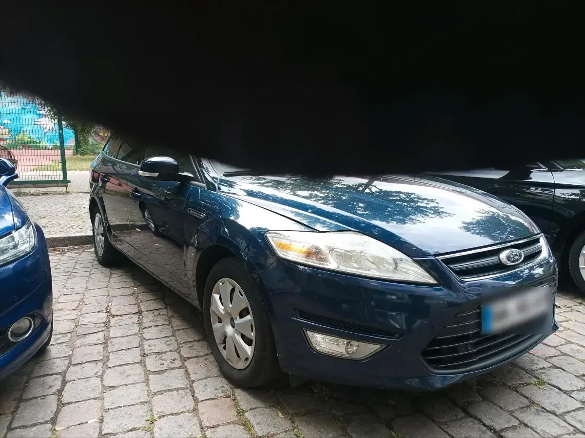 Gebraucht Ford Mondeo 140 PS (102 kW) 2012 Blau Kombi