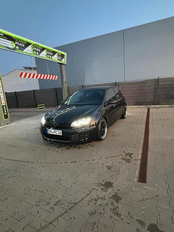 Schwarz Gebraucht 2010 VW Golf VI GTI Kleinwagen | 9.900 € (Fairer Preis) - Bild 1/4