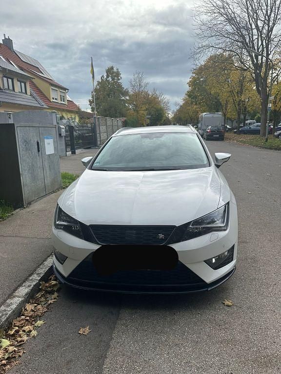 Weiß Gebraucht 2016 Seat Leon ST FR Kombi | 12.600 € (Fairer Preis) - Bild 1/4
