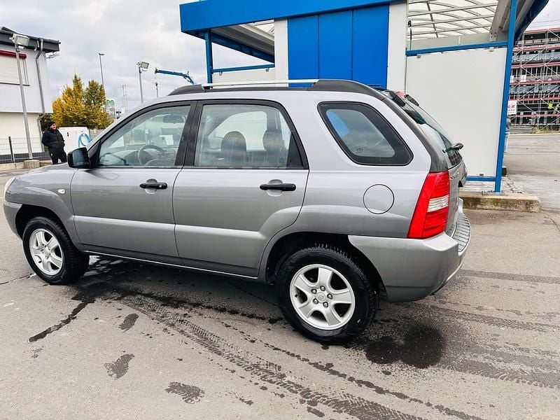 Grau Gebraucht 2006 Kia Sportage SUV | 3.700 € (Fairer Preis) - Bild 1/4