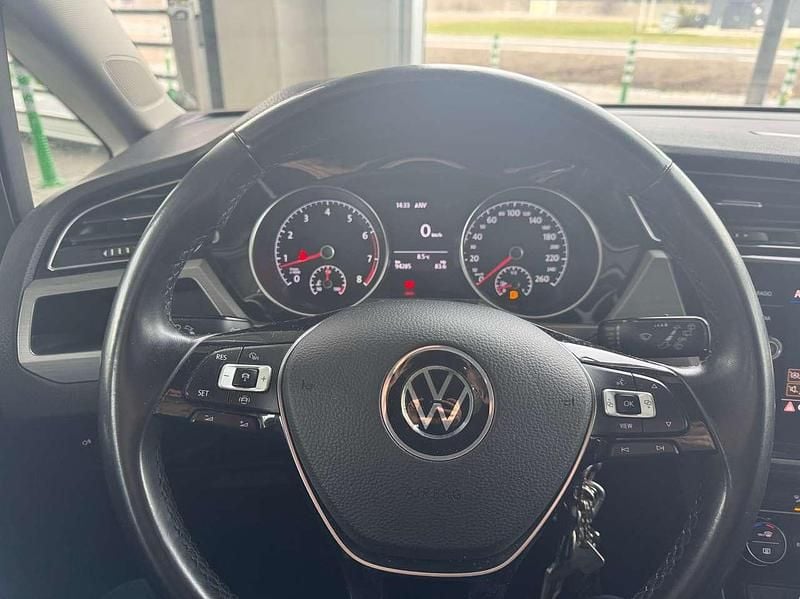 Gebraucht VW Touran Comfortline 150 PS (110 kW) 2021 Grau Van / Kleinbus