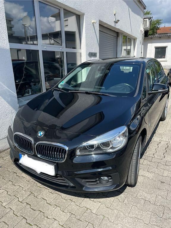 Schwarz Gebraucht 2017 BMW 225 Active Tourer iPerformance Van / Kleinbus | 12.300 € (Superpreis) - Bild 1/4