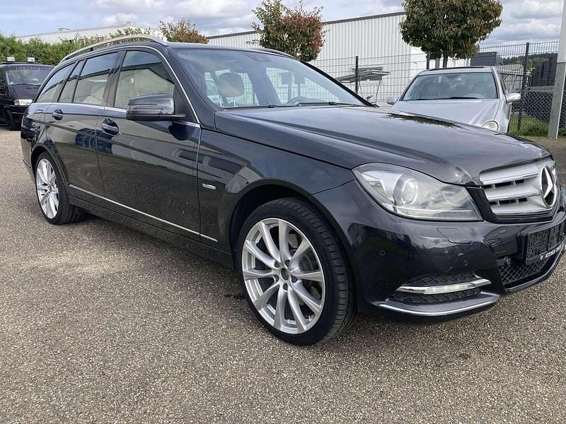 Schwarz Gebraucht 2011 Mercedes C350 Avantgarde Kombi | 9.990 € (Guter Preis) - Bild 1/4