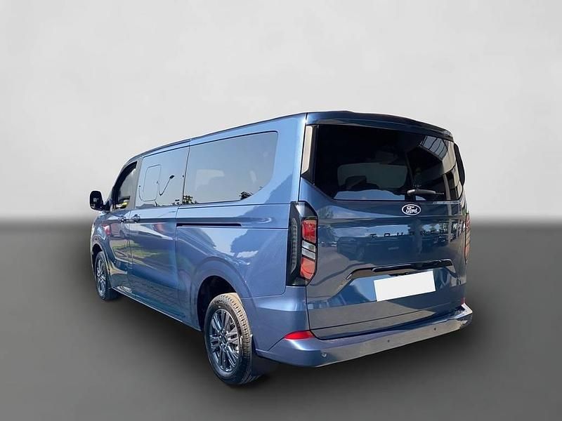 Gebraucht Ford Tourneo Titanium 170 PS (125 kW) 2024 Blau Van / Kleinbus